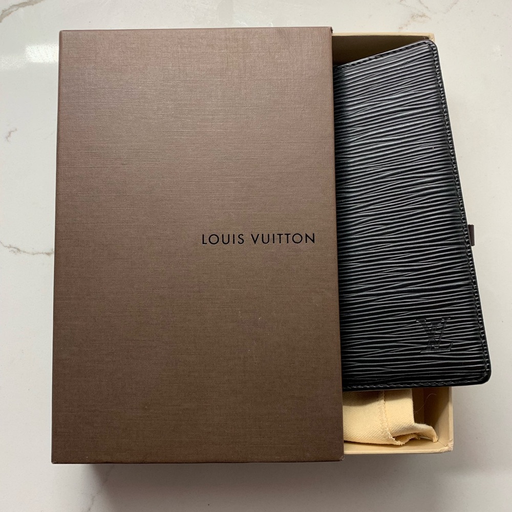 LV long wallet black Epi Leather